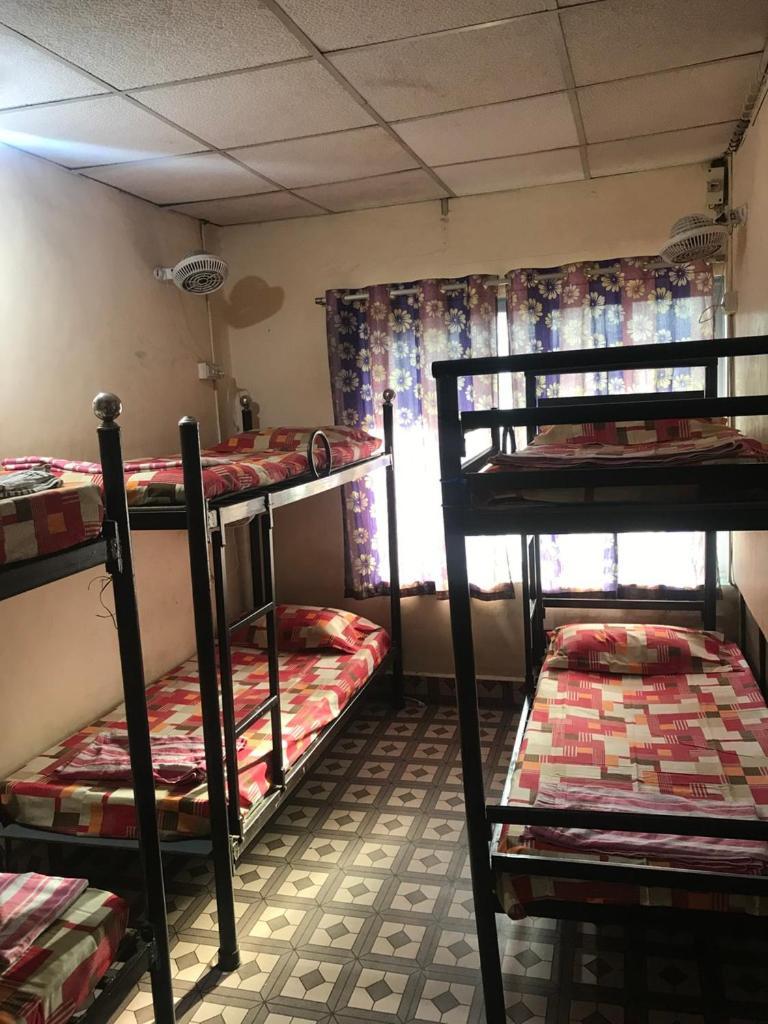 Care Dormitory Mumbai Bagian luar foto